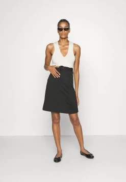 Anna Field -Anna Field beb6ff0aa1ac4f928389e77c31f32979